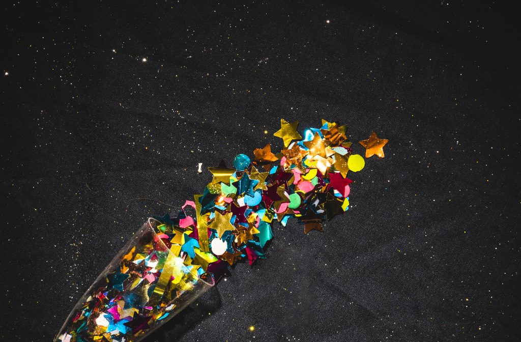 glass-full-confetti-floor